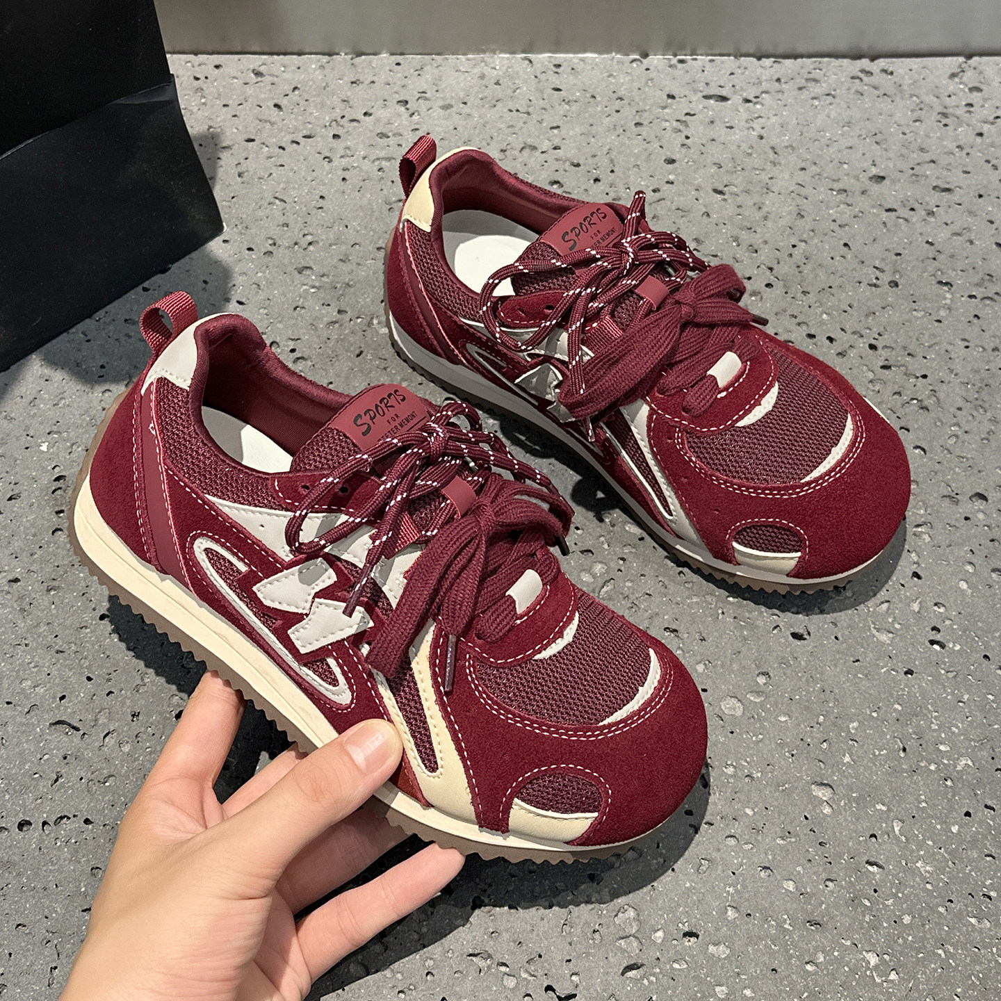 超火复古红色德训鞋女2025秋季新款透气平底圆头显脚小休闲阿甘鞋,淘宝优惠券,粉丝福利购,淘宝优惠卷