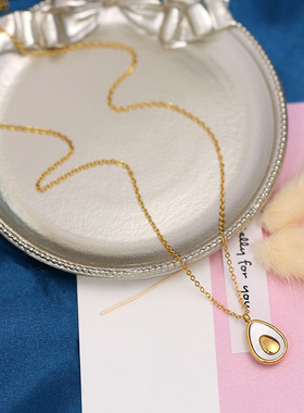 贝壳牛油果钛钢项链女高级轻奢2024年新款不掉色小众设计感锁骨链