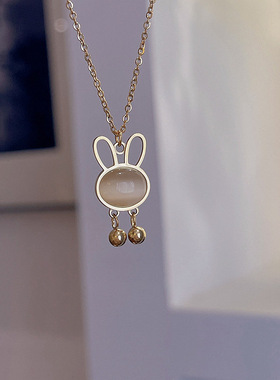 时尚新款卡通猫眼石兔子项链女小众设计感钛钢饰品韩版首饰锁骨链