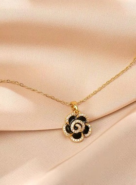 山茶花镀金花朵项链新款小众锆石锁骨链玫瑰花吊坠简约毛衣链颈链