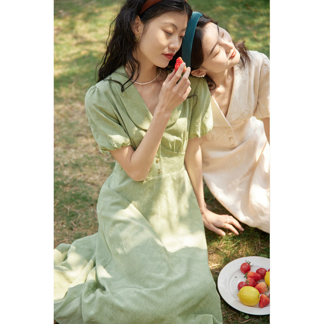 Solighter niche style early spring new dress