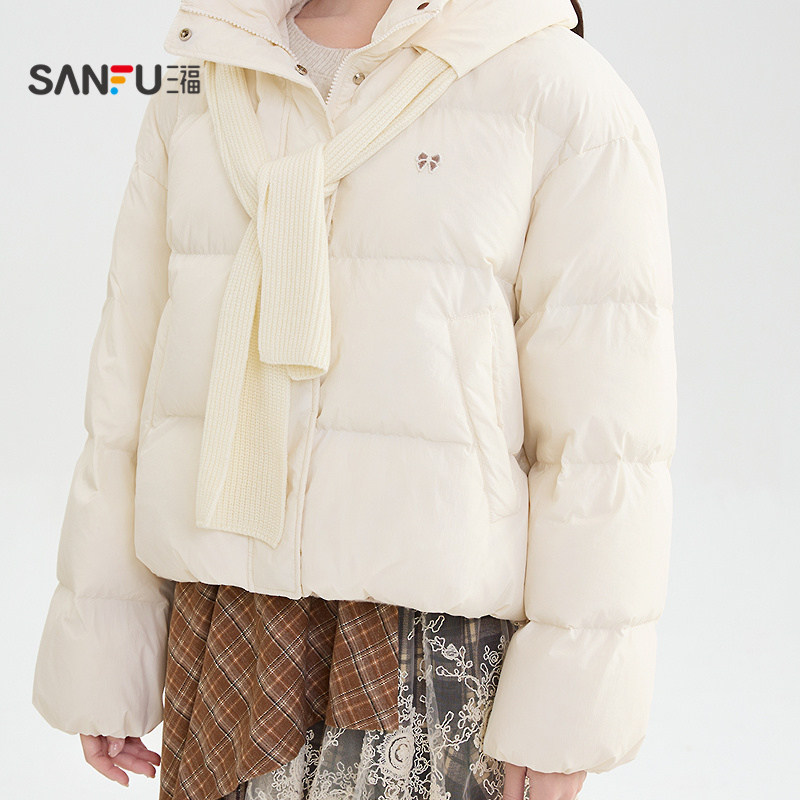 三福羽绒服女2025新款冬季小个子宽松保暖围巾短款外套女装849072