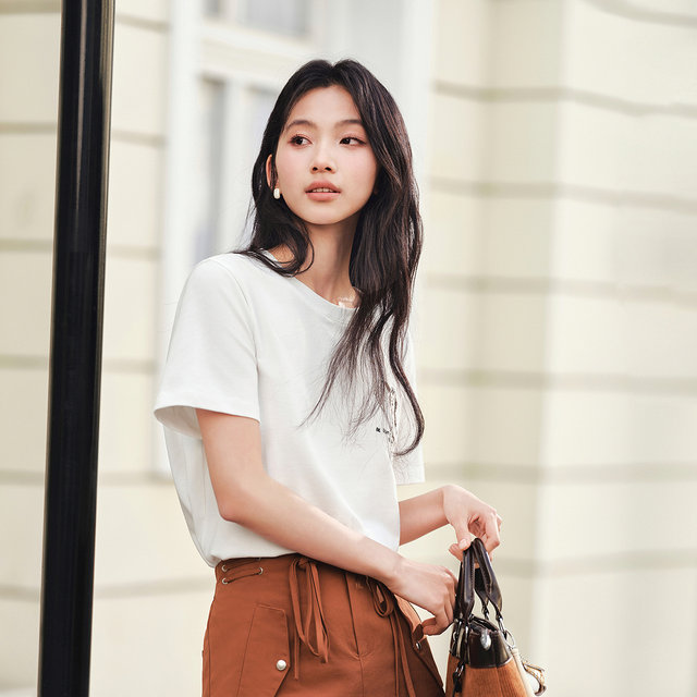 Semir puppy embroidered ຝ້າຍບໍລິສຸດວ່າງເສື້ອທີເຊີດແຂນສັ້ນສໍາລັບແມ່ຍິງ