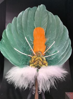 红羽扇古风仙气孔雀金片珍珠款圆扇汉服舞蹈扇子汉服演出婚嫁扇紫