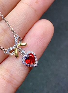 925银电镀白金石榴石爱心吊坠