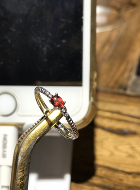 S925银镀白金石榴石戒指女小众设计感简单精致活口可调节孤品特价
