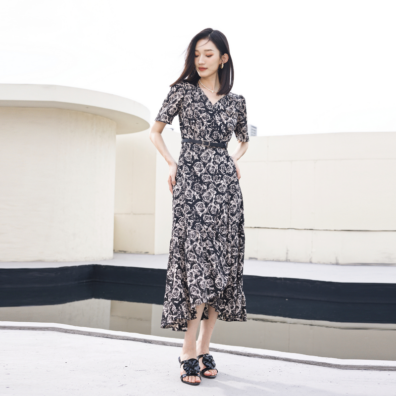 婉甸2025夏季新品黑白玫瑰花短袖连衣裙1242N79XD5