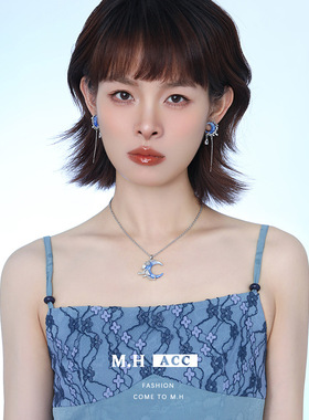 海边清透冷淡风蓝色月亮项链配饰女轻奢小众百搭高级感精致锁骨链