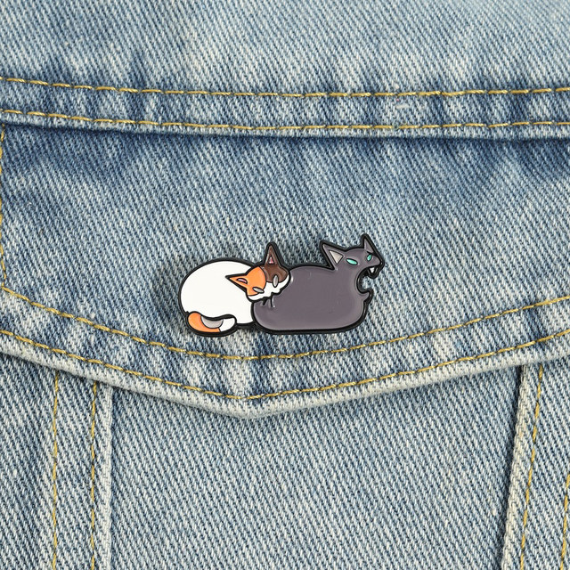 New Japanese style cute lazy stacked cat brooch Cartoon expression cat badge denim bag decoration pin