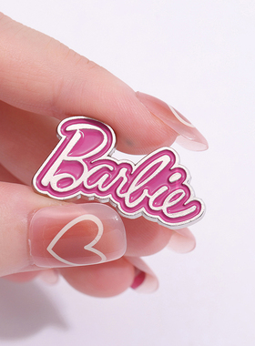 粉色Barbie胸针英文字母金属徽章