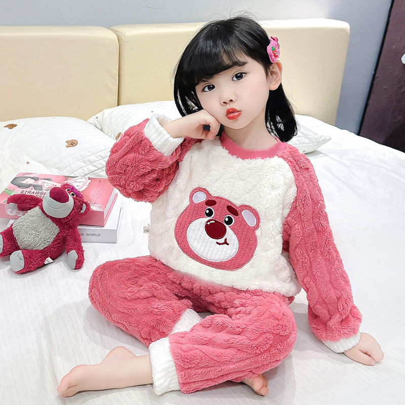 女童睡衣女孩秋冬装2025新款网红儿童草莓熊宝宝珊瑚绒冬款家居服 - 图2