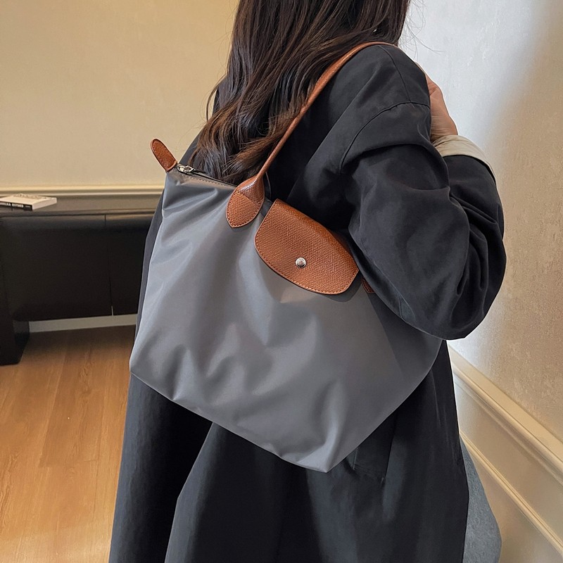 简约时尚单肩包小众设计休闲包包2025新款秋冬手提包大容量托特包,淘宝优惠券,粉丝福利购,淘宝优惠卷