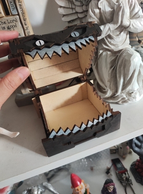 跨境宝箱怪手办骰子收纳积木盒子木质工艺品摆件怪物宝箱骰子盒