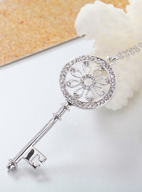 爱依依新款高级感钥匙毛衣链女