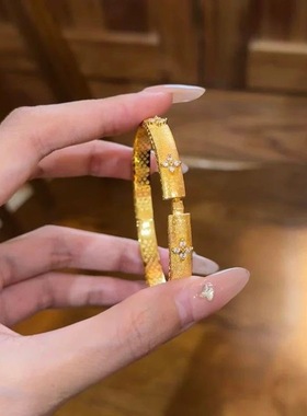 金店同款沙金点钻拉丝四叶花手镯实心四叶草卡扣镯子轻奢高级感女