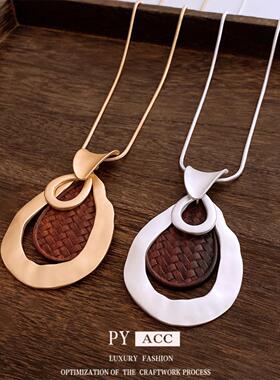 中古风褶皱水滴镂空木片流苏项链复古夸张设计毛衣链时尚气质项饰