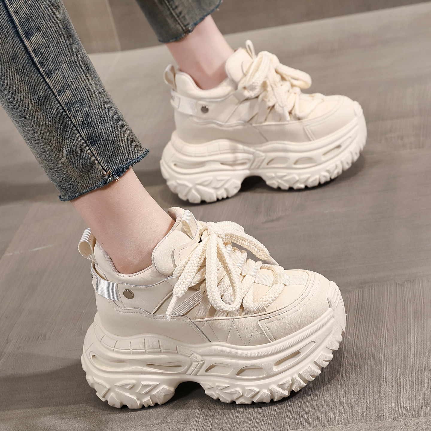 香港时尚新款松糕老爹鞋女款不累脚2025秋季女士厚底内增高休闲鞋,淘宝优惠券,粉丝福利购,淘宝优惠卷