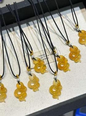 黄玉髓冰透蛇吊坠生肖本命年吊坠