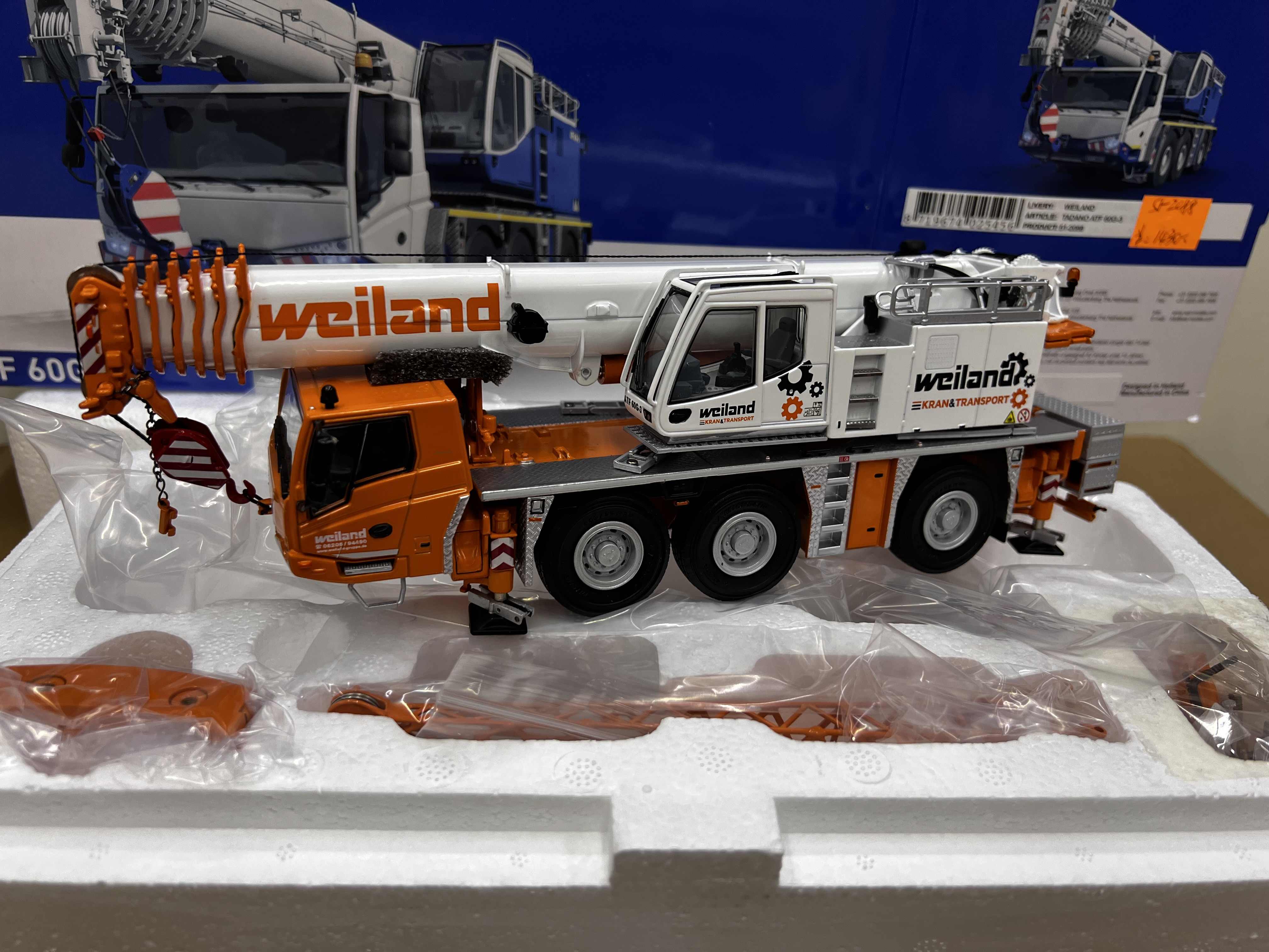 タダノ建機 ATF 220G-5 1/50 wsi製-