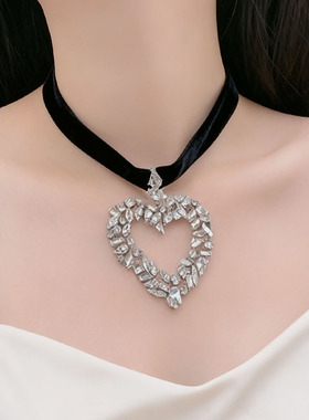 夸张爱心水晶拼接吊坠项链轻奢女