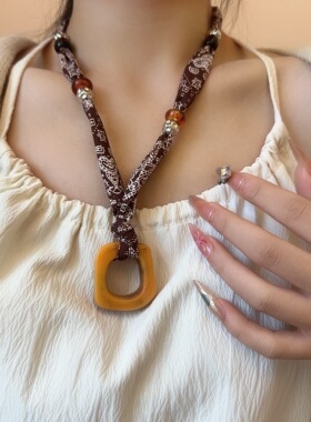 布艺编织腰果花几何镂空吊坠项链