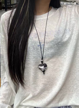 潮酷辣妹缠绕爱心吊坠项链配饰女