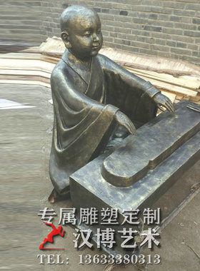 玻璃钢商业风弹琴人物雕塑定制