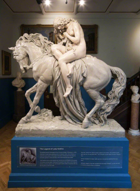 石雕艺术品定制汉白玉骑马女人雕像制作展馆工艺品铜雕摆件欧式