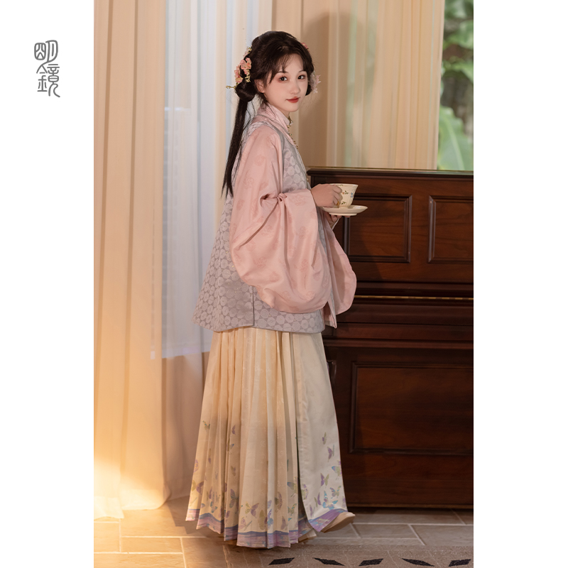 明【镜华服】暗芒·花疏 明制圆领比甲汉服六芒星辰锦暗纹 - 图2