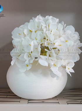 样板间现代简约奶油风书架展示柜子摆件软装电视柜书柜装饰品轻奢