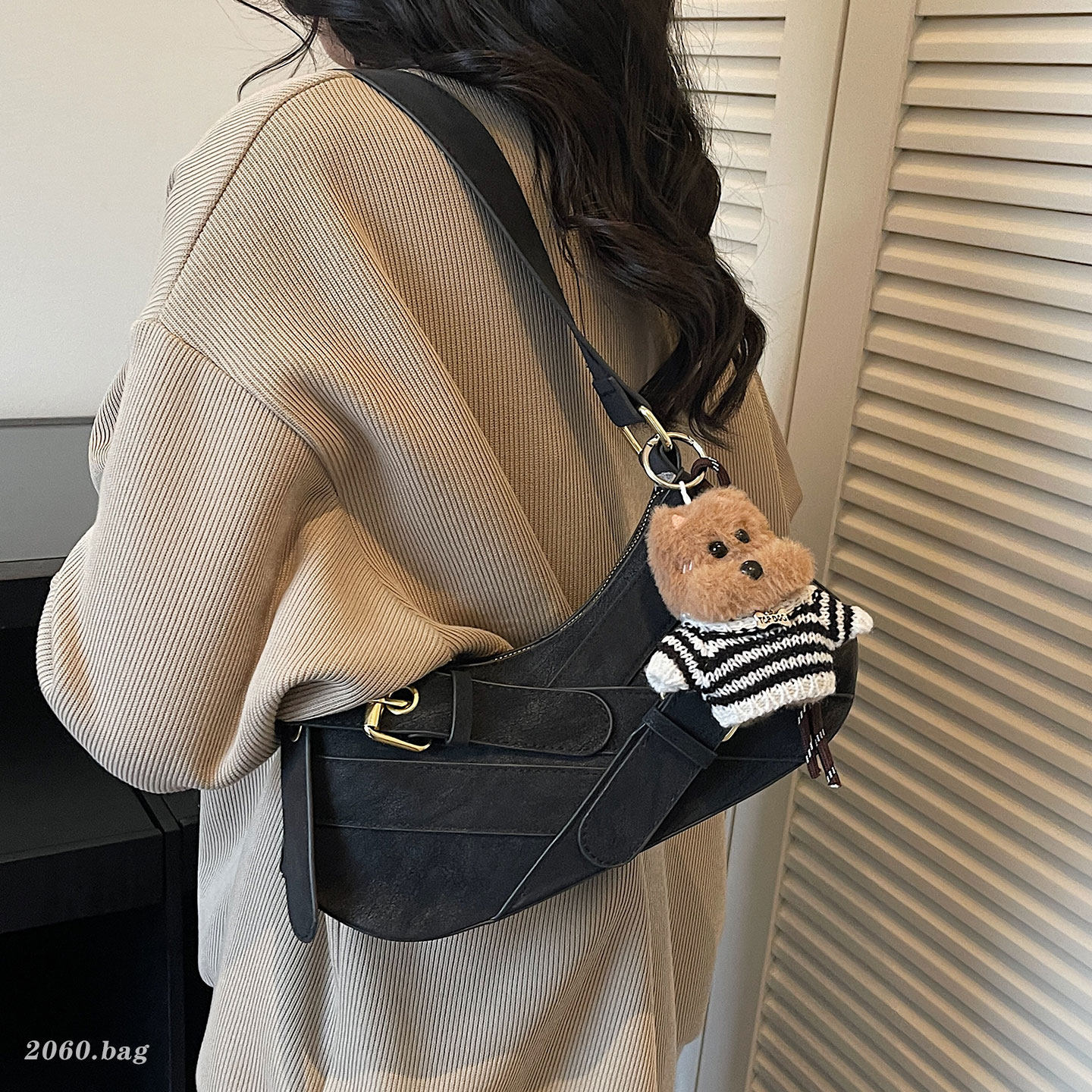 超火百搭时尚通勤腋下包包2026新款时尚潮小众设计爆款单肩包包,淘宝优惠券,粉丝福利购,淘宝优惠卷