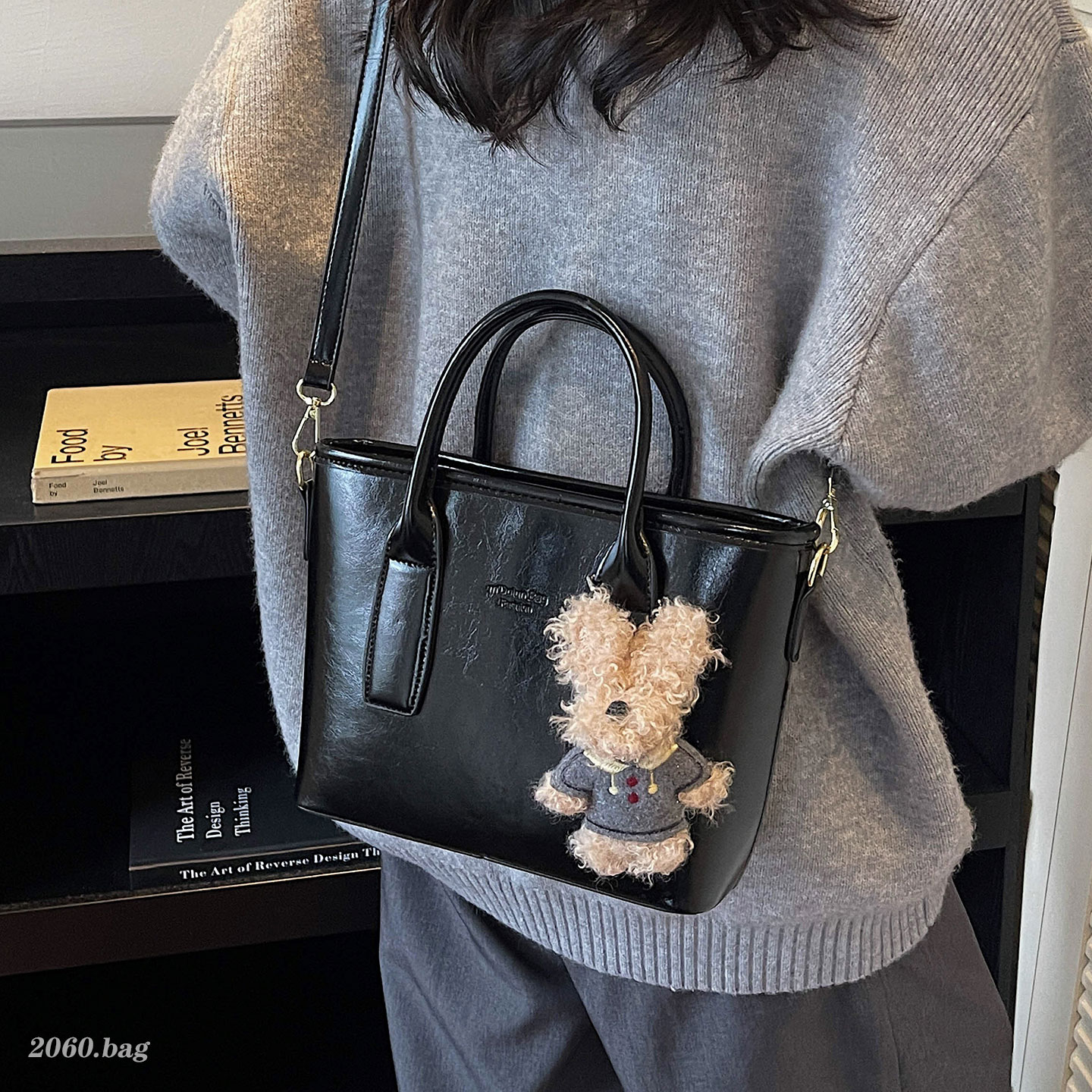 高级感复古小众设计水桶包包2025百搭气质秋冬爆款女通勤斜挎包包 - 图2