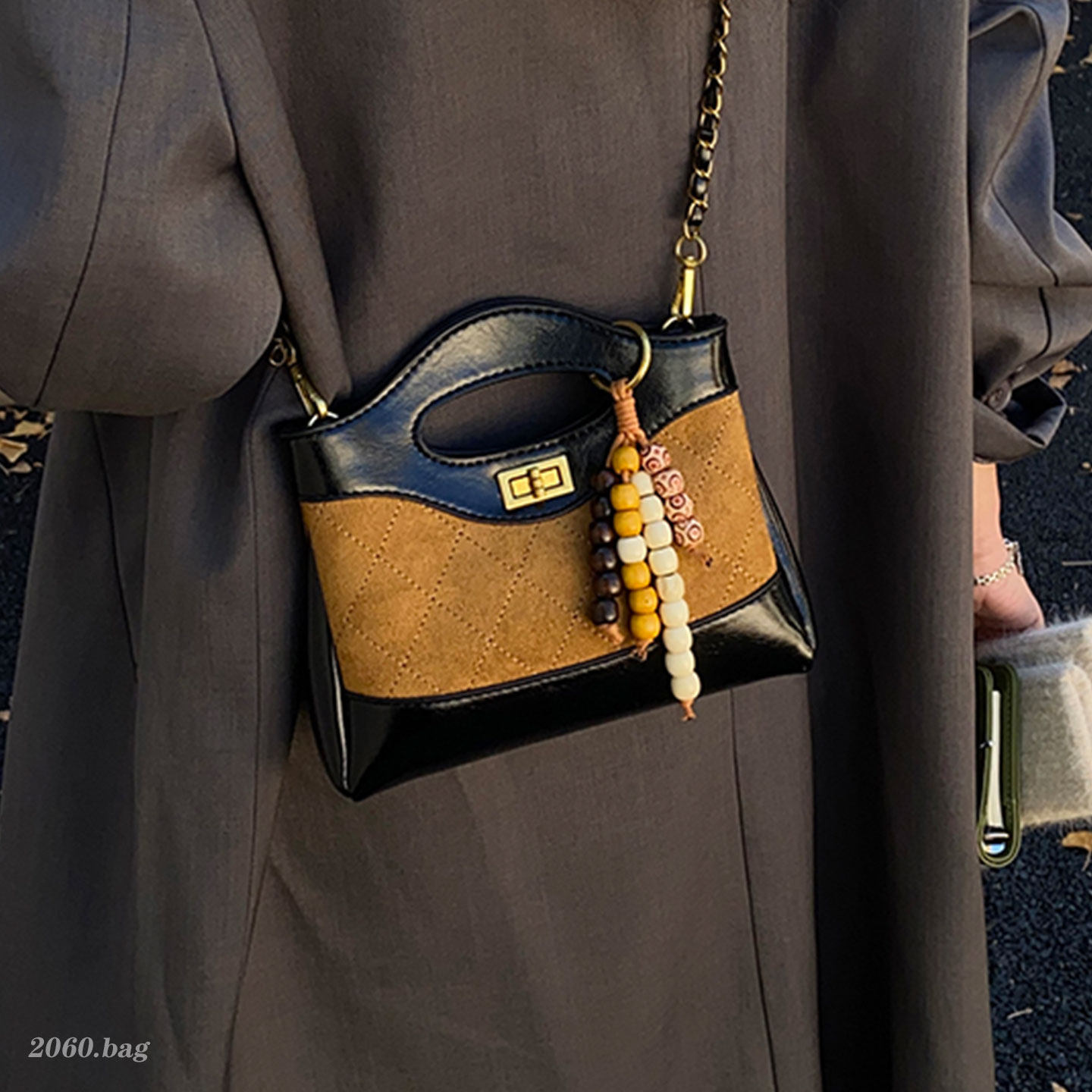 洋气时尚链条锁扣精致菱格百搭精致气质2025秋冬单肩斜挎水桶包,淘宝优惠券,粉丝福利购,淘宝优惠卷