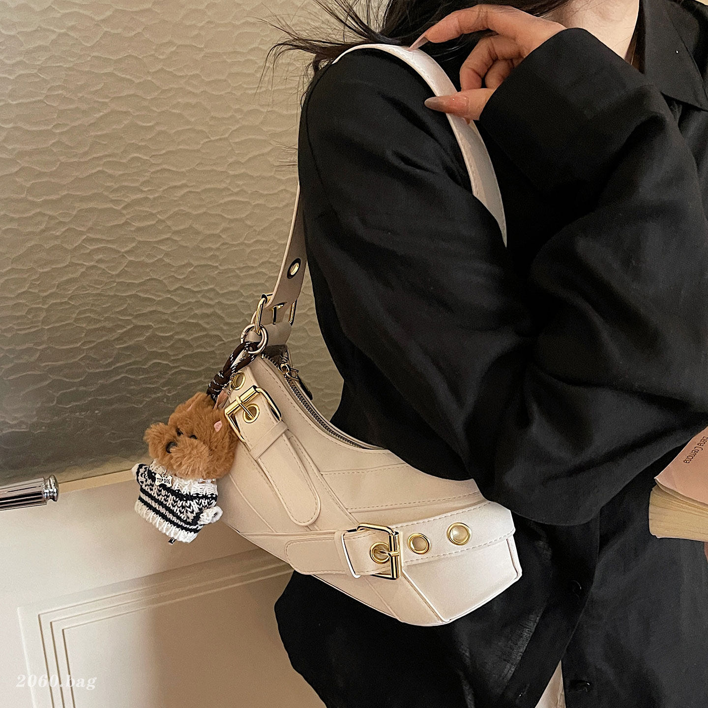 超火百搭时尚通勤腋下包包2026新款时尚潮小众设计爆款单肩包包,淘宝优惠券,粉丝福利购,淘宝优惠卷