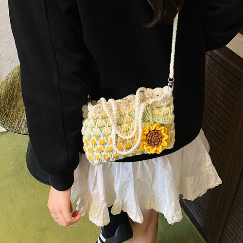 手工编织花朵小方包女2026新款气质大容量钩针编织单肩包斜挎包 - 图1