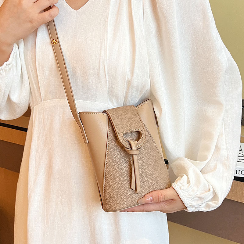 复古时尚手提小包包女新款2025简约百搭小方包高级质感休闲斜挎包,淘宝优惠券,粉丝福利购,淘宝优惠卷
