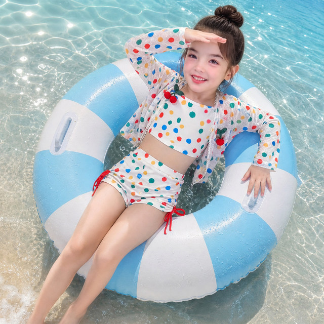 ຊຸດລອຍນ້ຳສາມສິ້ນ polka dot cherry ທີ່ມີສີສັນລະດູຮ້ອນຂອງເດັກຍິງ