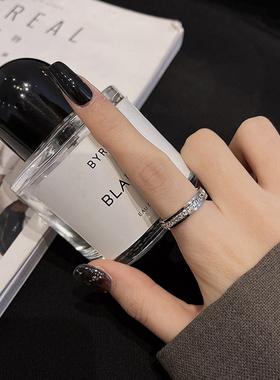 满天星戒指女小众设计情侣对戒满钻钛钢戒指女ins潮冷淡风食指环