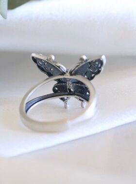 彩色蝴蝶戒指女潮轻奢高级感滴胶食指戒时尚百搭创意感开口指环