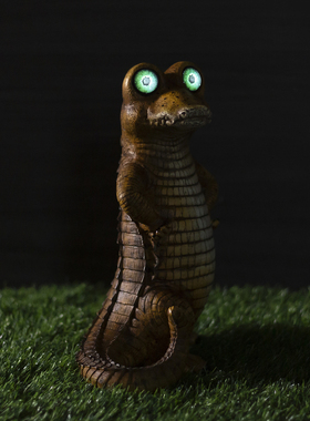 太阳能鳄鱼摆件户外庭院草坪装饰