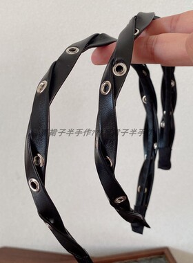 黑色PU皮质铆钉发箍头扣