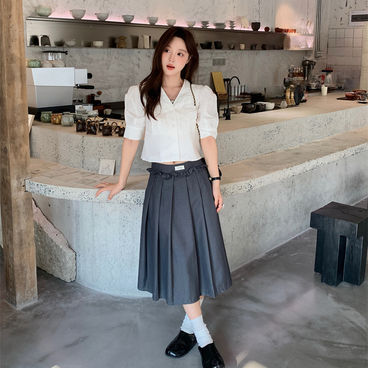 FOR WHY25AW早秋韩系学院风蕾丝拼接V领泡泡袖度短款衬衫上衣半裙 - 图1