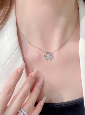法式轻奢幸运三叶草满钻微镶项链女精致花瓣时尚百搭感锁骨链