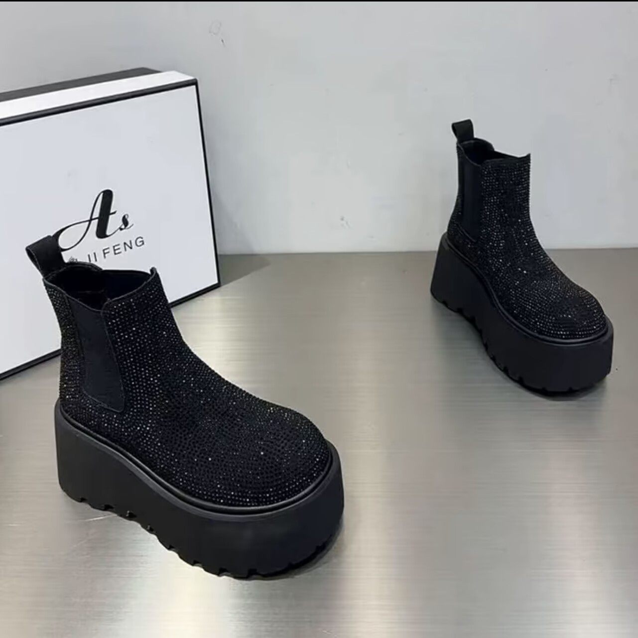 重工时尚满钻厚底增高短靴烟管靴女2025秋冬新款加绒百搭休闲鞋,淘宝优惠券,粉丝福利购,淘宝优惠卷