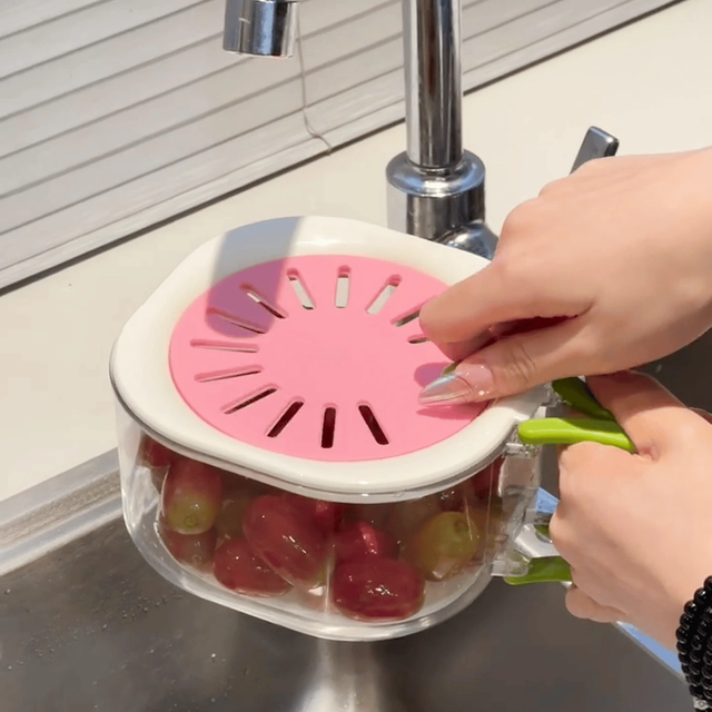 The 2026 new drain basket is super convenient for washing vegetables in the kitchen