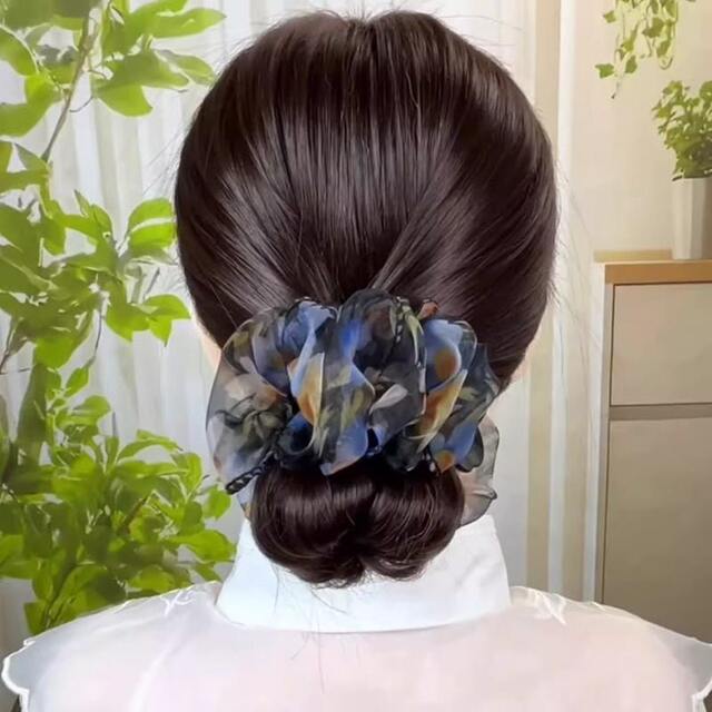 French Tulip Clip, Elegant Autumn and Winter Style