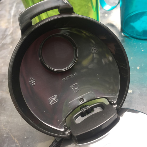 散漫一世-特百惠真品人气塑料密封防漏提绳滤格茶韵随心杯500ML - 图1