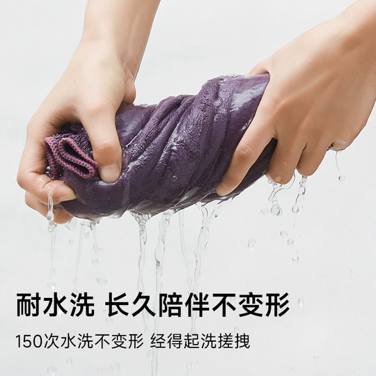 Essential sports towel for fitness training
