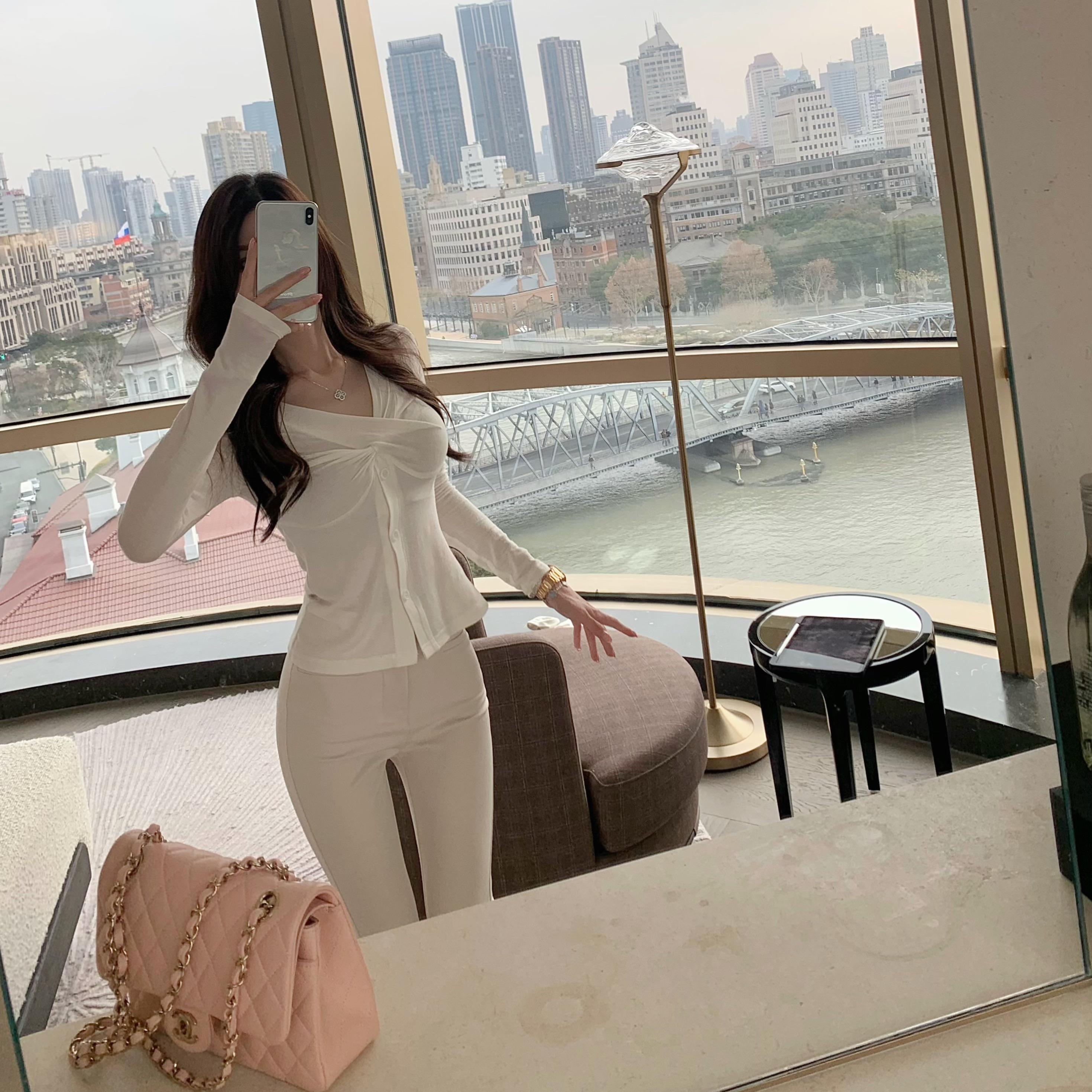 杜总家 娇柔baby肌*原创韩系精致大美女小众设计感长袖初秋上衣薄 - 图0