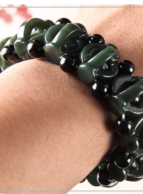 路路通和田玉青玉手工雕刻塔青